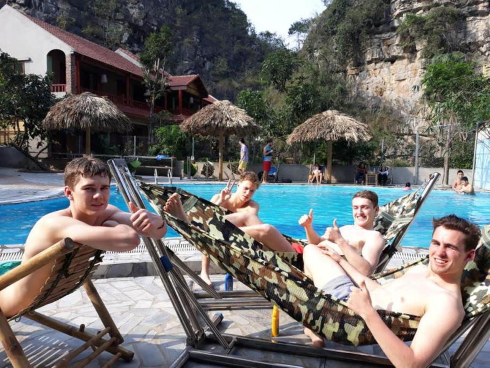 Hoalu Backpacker Homestay Νιν Μπιν Εξωτερικό φωτογραφία